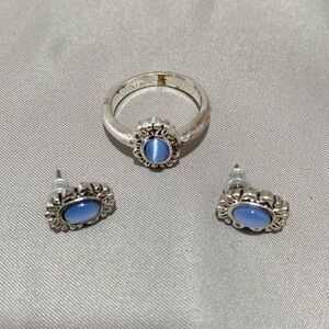 Silver Tone Vintage Cats Eye Lite Blue Ring & Earrings